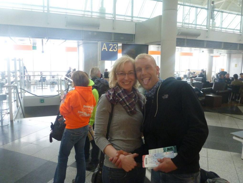 Brigitte und ich am Flughafen München