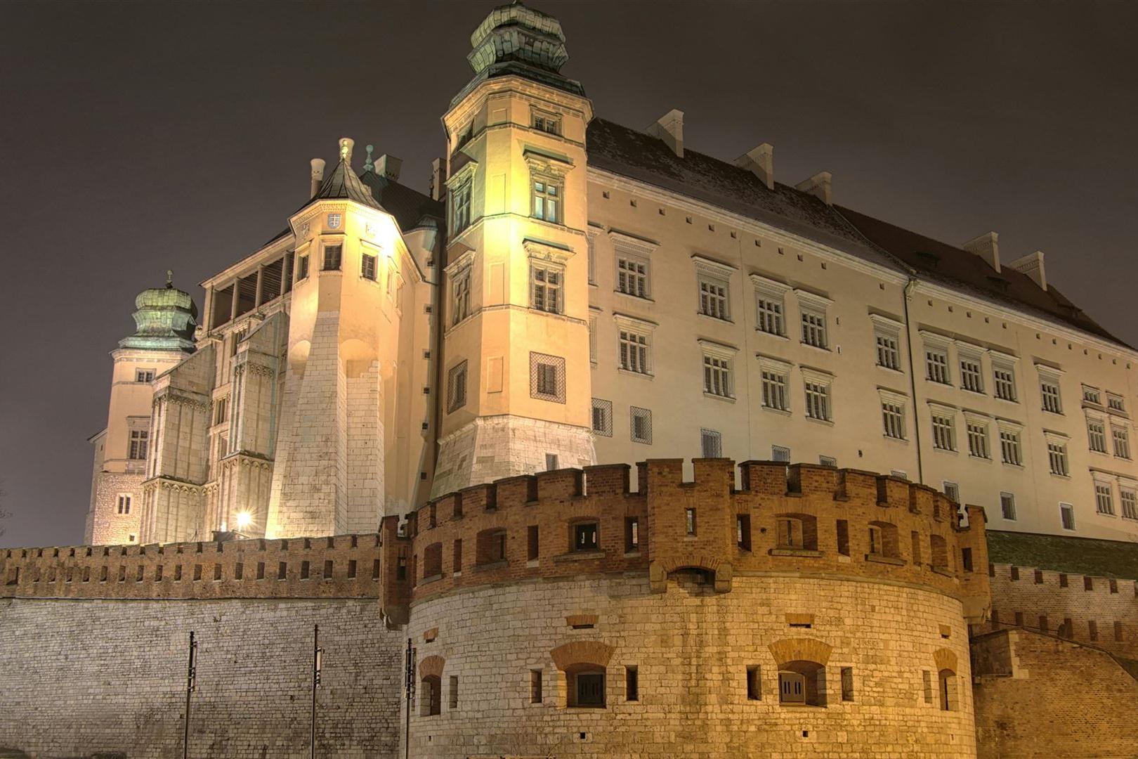 Kostenloses Stock Foto zu aufnahme von unten, außen, bekannt